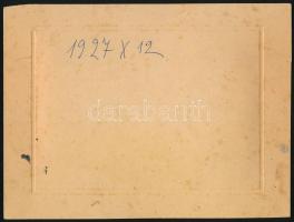 1927 Budaörs, Népviseletbe öltözött asszonyok férfiakkal, csoportkép kartonra kasírozva, Szemelka mű...