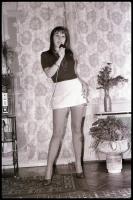 cca 1974 A miniszoknya csodás viselője, szolidan erotikus felvételek, 12 db vintage NEGATÍV, 36x24 m...