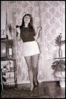 cca 1974 A miniszoknya csodás viselője, szolidan erotikus felvételek, 12 db vintage NEGATÍV, 36x24 m...