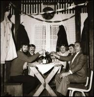 1979 Nagymágocs, szilveszteri mulatság, Demeter Sándor szentesi fényképész riport felvételei a hagya...