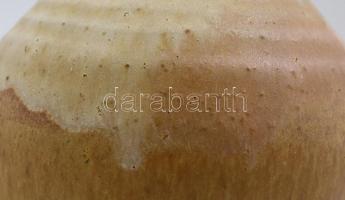 Gorka Lívia (1925-2011): Absztrakt váza. Mázas kerámia, jelzett, hibátlan, m: 10,5 cm