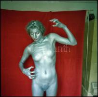 cca 1991 Bádogember, 13 db vintage NEGATÍV Menesdorfer Lajos (1941-2005) budapesti fotóművész hagyat...