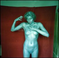 cca 1991 Bádogember, 13 db vintage NEGATÍV Menesdorfer Lajos (1941-2005) budapesti fotóművész hagyat...