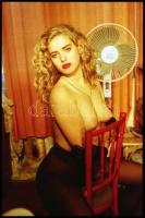 cca 1989 Az első fotózáson általában a hajlandóságot lehet megismerni, szolidan erotikus felvételek,...