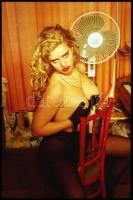 cca 1989 Az első fotózáson általában a hajlandóságot lehet megismerni, szolidan erotikus felvételek,...