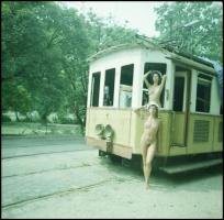 cca 1992 Fogaskerekűvel a hétvégi piknikre, 13 db vintage NEGATÍV Menesdorfer Lajos (1941-2005) buda...