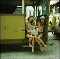 cca 1992 Fogaskerekűvel a hétvégi piknikre, 13 db vintage NEGATÍV Menesdorfer Lajos (1941-2005) buda...