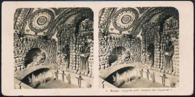 cca 1900 Római sírkamra, emberi koponyákkal díszítve, vintage  SZTEREO fotó, 8,8x18 cm