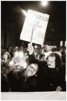 1989 Erdély, a romániai forradalom idején segélyszállítmány indult Magyarországról, ezt kísérte el e...