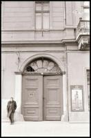 1989 Erdély, a romániai forradalom idején segélyszállítmány indult Magyarországról, ezt kísérte el e...