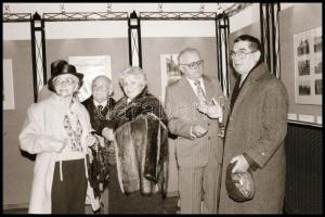 1991 Kecskemét, a Magyar Fotográfiai Múzeum megnyitásán készült riport, 31 db vintage NEGATÍV Vincze...