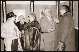 1991 Kecskemét, a Magyar Fotográfiai Múzeum megnyitásán készült riport, 31 db vintage NEGATÍV Vincze...