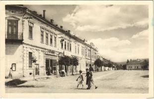 Tornalja, Safárikovo, Tornala; Námestie / tér, üzletek / square, shops