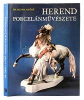 Dr. Sikota Győző: Herend porcelánművészete. Bp., 1984, Műszaki. Harmadik kiadás. Kiadói egészvászon kötés, kiadói papír védőborítóval.