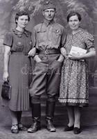 cca 1944 és 1948 között készült felvételek katonákról, Mosonyi Antalné (?-?) kiskunfélegyházi fényké...