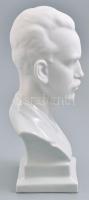 Herendi porcelán József Attila mellszobor. Biszkvit és fehér mázas porcelán, jelzett (mélynyomással)...