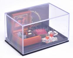 Reutter Porzellan miniatűr csendélet műanyag dobozban, 8×5×5 cm