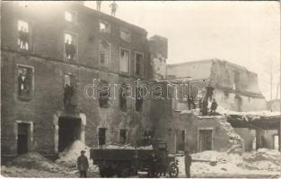 1927 Rájec-Jestrebí, Demolierung der ehemaliger Zuckerfabrik in Rájec an der Zwittawa. November 1927 bis September 1928 / demolition of the sugar factory, truck, workers, ruins. photo (EK)