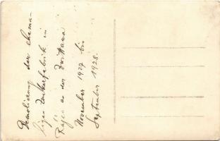 1927 Rájec-Jestrebí, Demolierung der ehemaliger Zuckerfabrik in Rájec an der Zwittawa. November 1927...