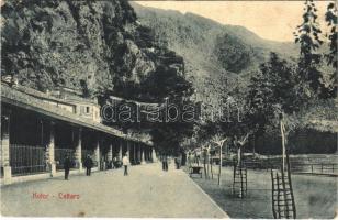 Kotor, Cattaro; street view. W. L. Bp. 4706. (EB)