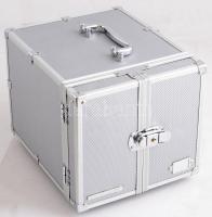 "Leuchtturm" zárható érmetartó alumínium koffer 10db kivehető tálcával, összesen 120db fér...