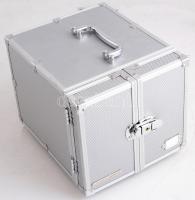 "Leuchtturm" zárható érmetartó alumínium koffer 10db kivehető tálcával, összesen 120db fér...