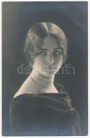 5 db RÉGI motívum képeslap és fotó: színésznők / 5 pre-1945 motive postcards and photos: actresses