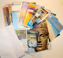 15 db vegyes térkép és kb 20 db utazási porspektus az 1980-as évekből