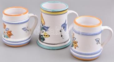 3 db kerámia sörös korsó, kézzel festett, kis kopásnyomokkal, m: 11 és 13 cm