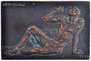 Madarassy Walter (1909-1994) 1946. Férfi akt egyoldalas öntött Br plakett, az Elindultak huszonegyen plakett előlapja (58x88mm) T:1- patina / Hungary 1946. Male nude one-sided Br plaque. Sign.: Walter Madarassy (58x88mm) C:AU patina TP 1720.var