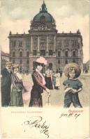 1903 Budapest I. Szent György tér, Honvédelmi Minisztérium. Kl.V. Bp. Montázs hölgyekkel és urakkal