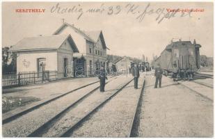 1907 Keszthely, vasúti pályaudvar, vasútállomás, vágányok, vasutasok, vonatok