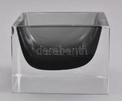 Szögletes üveg asztali dísz, csorbával, 7,5×7,5×5 cm