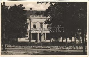 Ipolyság, Sahy; Városháza a legionista szobrával / town hall, monument + "1938 Az első visszatért magyar város Ipolyság" So. Stpl. (vágott / cut)