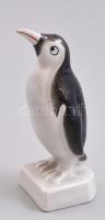 Aquincumi porcelán pingvin, kézzel festett, jelzett, csőrén lepattanással, m: 10,5 cm