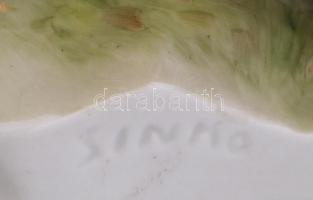 Zsolnay őrködő kakas és a tyúkok, kézzel festett, jelzett (Sinkó András), kisebb lepattanásokkal, m:...