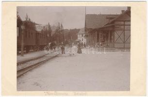 Tátralomnic, Tatranská Lomnica (Magas-Tátra, Vysoké Tatry); vasútállomás, vonat, szálloda / Bahnhof / railway station, train, hotel. photo (non PC)