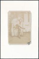 cca 1900 Erotikus fénykép, kartonra ragasztva, 8×5,5 cm