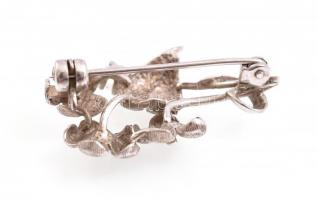 Ezüst (Ag) bross, markazittal, jelzett, 0,900, 5,68 g  3,5 cm