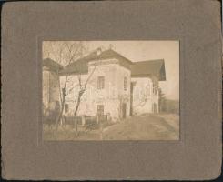 cca 1910-1920 Nógrádbercel, Schönaigner-kastély, fotó, sérült paszpartuban, hátulján feliratozott, 11x15 cm