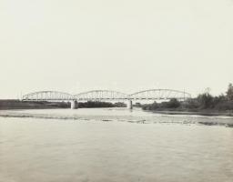 cca 1900 Nagyvárad környéke, vasúti híd, kartonra ragasztott, feliratozott fotó, 23×30 cm