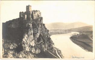 Sztrecsnó, Sztrecsény, Strecno; Hrad Strecno / Sztrecsnó vára / castle ruins. photo (EK)