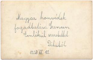 1938 Szenc, Szempcz, Senec; bevonulás, magyar honvédek fogadtatása a községháza előtt, magyar címer....