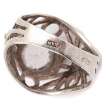 Ezüst(Ag) gyűrű, kővel, jelzett, deformációval, méret: 57, bruttó: 4,52 g