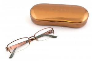 Guess szemüveg, kopásnyomokkal, tokban (karcolásokkal)
