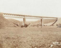 cca 1900 Abaliget, vasúti híd, kartonra kasírozott fotó, kissé sérült karton, 24×30 cm