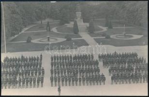 1911 Kivonulás egy gyakorlatra a bécsújhelyi katonai akadémia udvaráról 1911. október 12-én, hátoldalon feliratozott fotó, 9×14 cm / Oct. 12th, 1911, Ready for a military exercise at the military academy in Wiener Neustadt, photo with description on the reverse, 9×14 cm