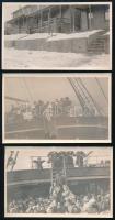 1913 Kivándorló magyarok a Pannónia hajón 1913. október 28-án New Yorkba érkezéskor az orvosi vizsgálat előtt (2 db), és magyar kivándorlók lakása Pittsburg mellett, a 3 fotót Pásztor Árpád, az Est újságírója készítette, 8,5×13,5 cm