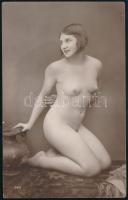 cca 1910 Erotikus fotó, jó állapotban, 13,5×8,5 cm / nude lady, photo