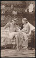 1925 Leszbikus lányok, eredeti erotikus fotó, 13,5×8,5 cm